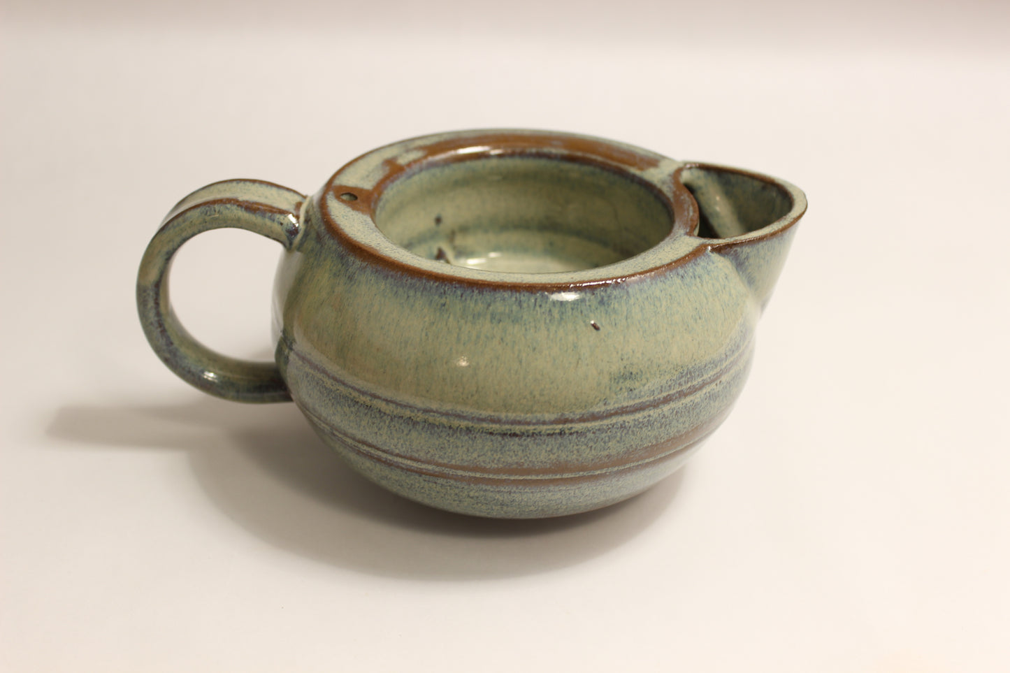 Shaving scuttle