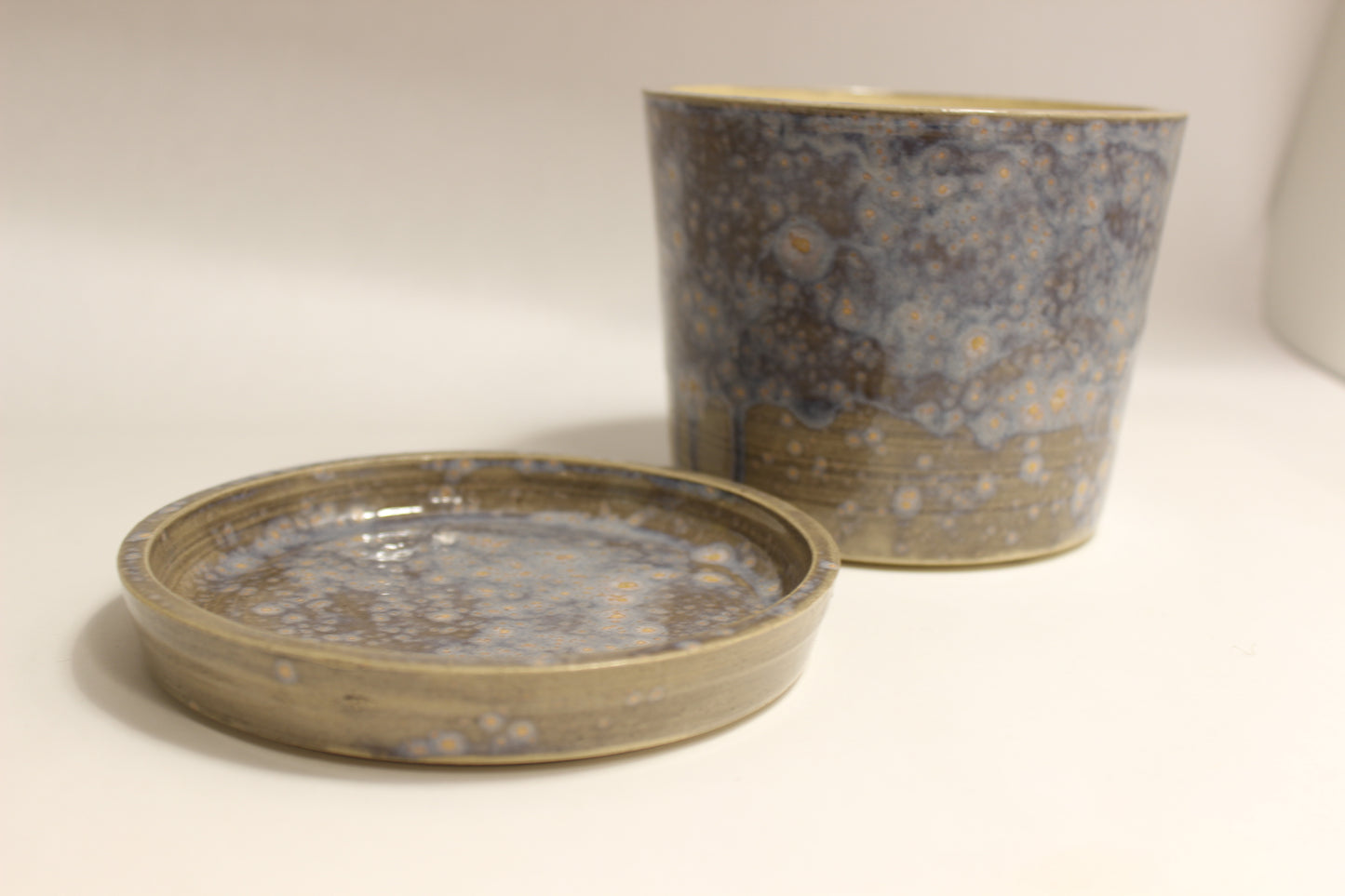 Plant pot and saucer